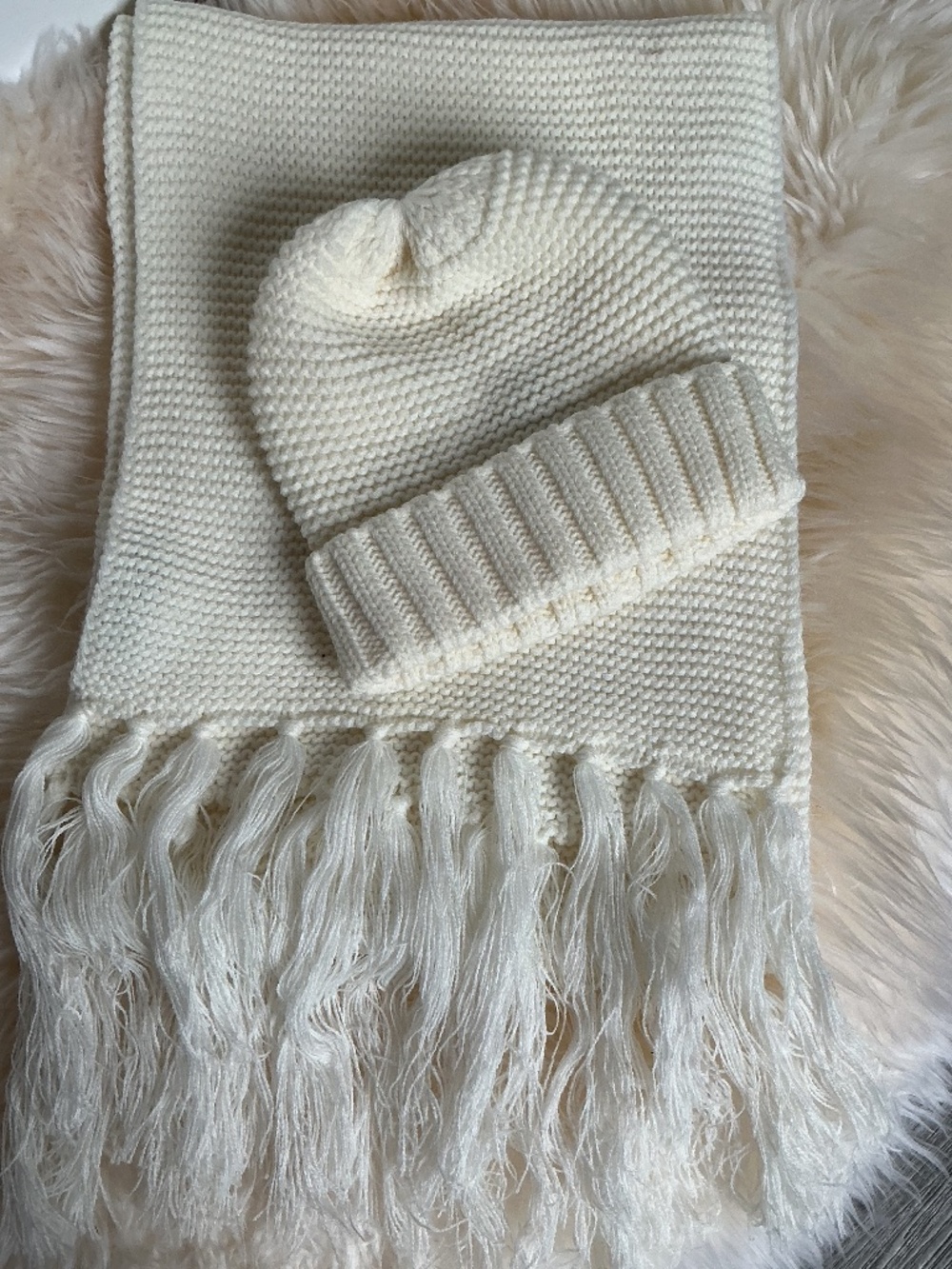 Jessica Simpson Cream Knit Fringe Scarf and Beanie– New Without Tags